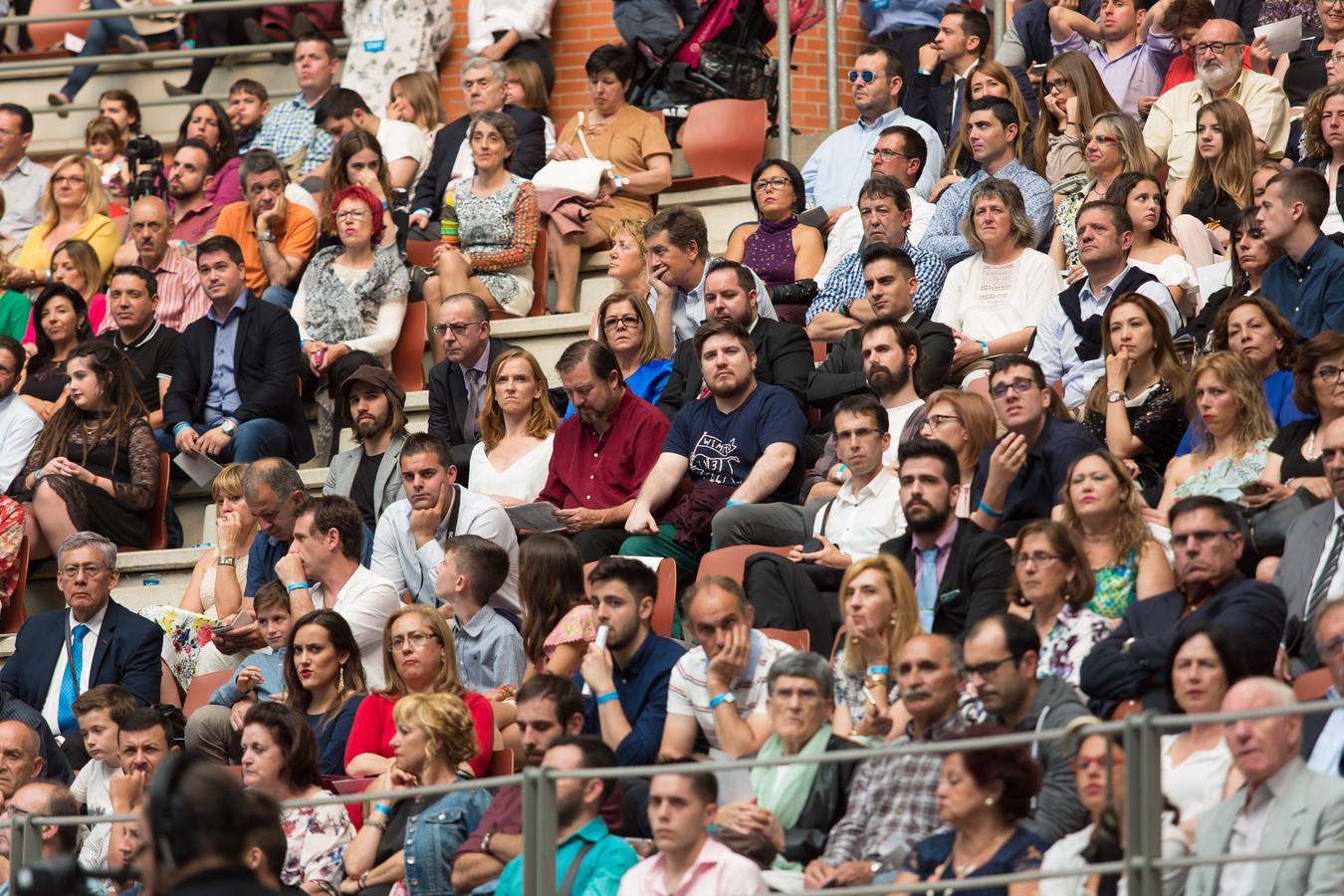 Multitudinaria fiesta de graduación de la UNIR (II)