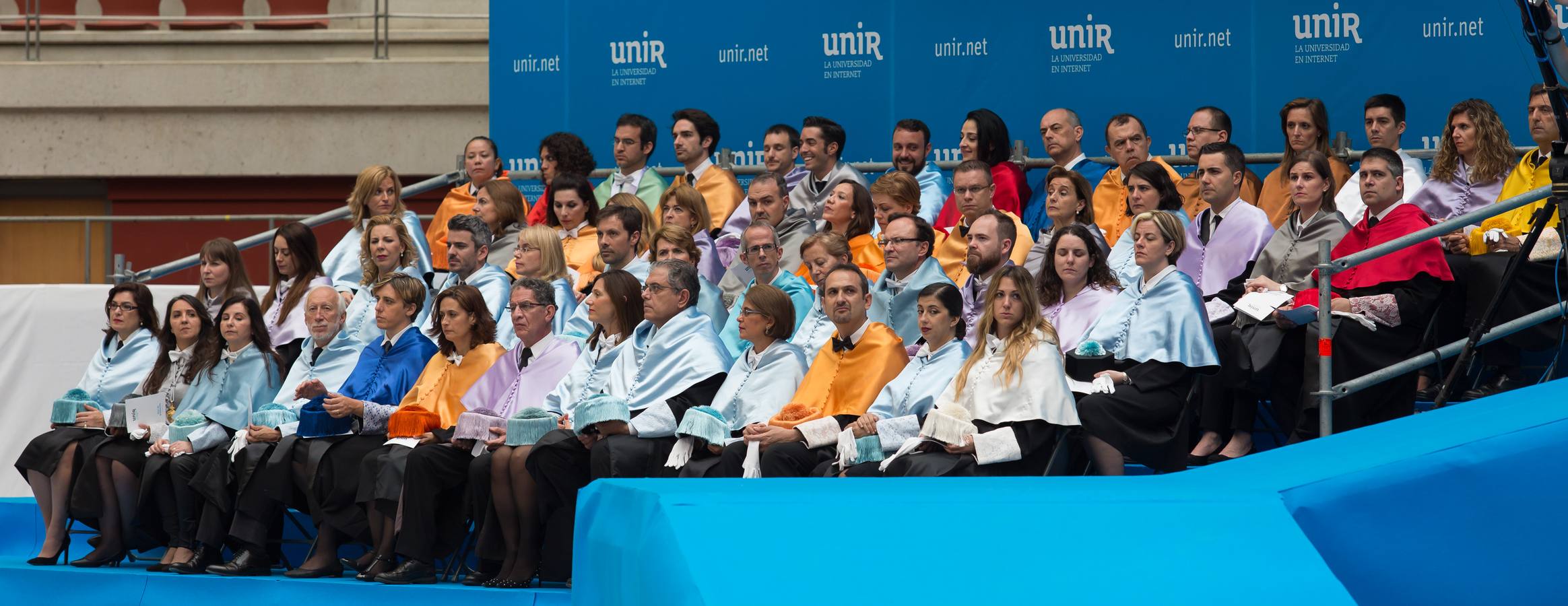 Multitudinaria fiesta de graduación de la UNIR (II)