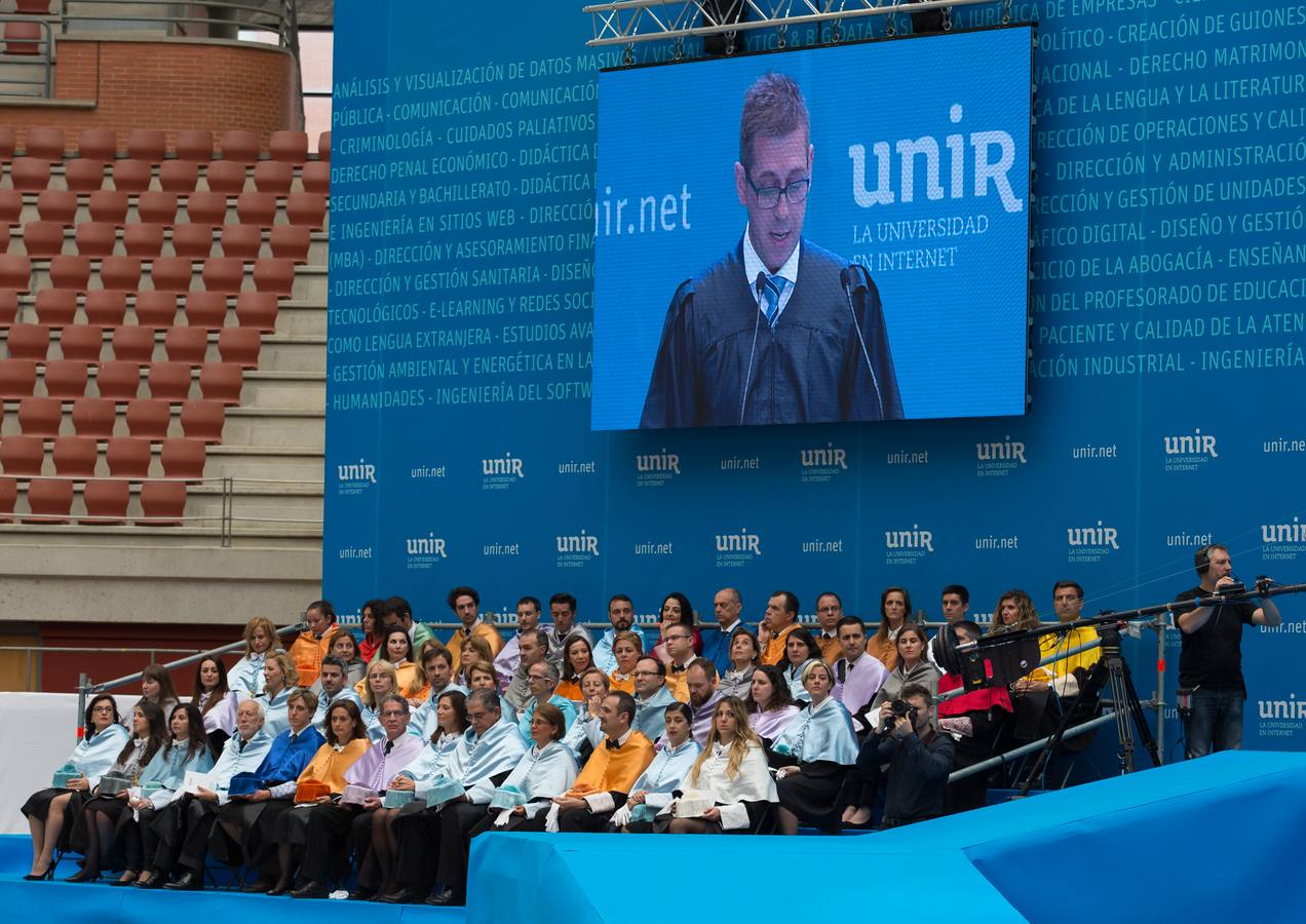 Multitudinaria fiesta de graduación de la UNIR (II)