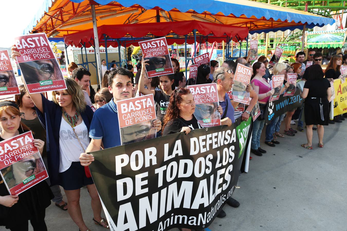 Animalistas contra las atracciones con ponis