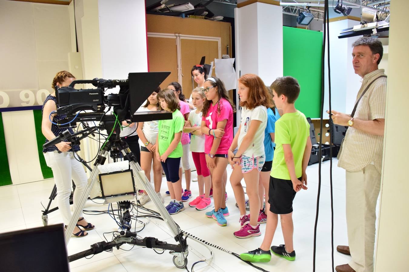 Alumnos del Colegio Siete Infantes de Lara visitan la multimedia de Diario LA RIOJA