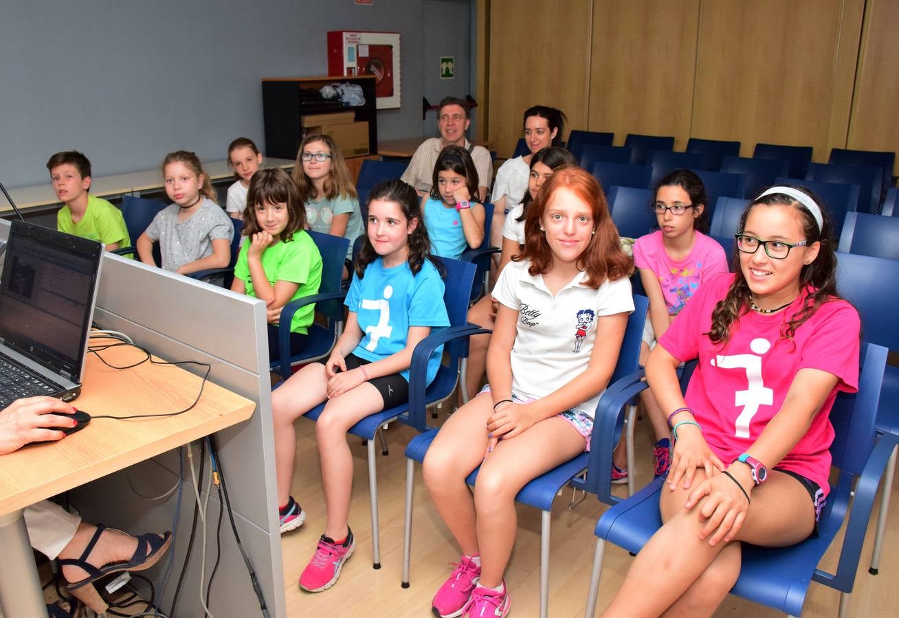 Alumnos del Colegio Siete Infantes de Lara visitan la multimedia de Diario LA RIOJA