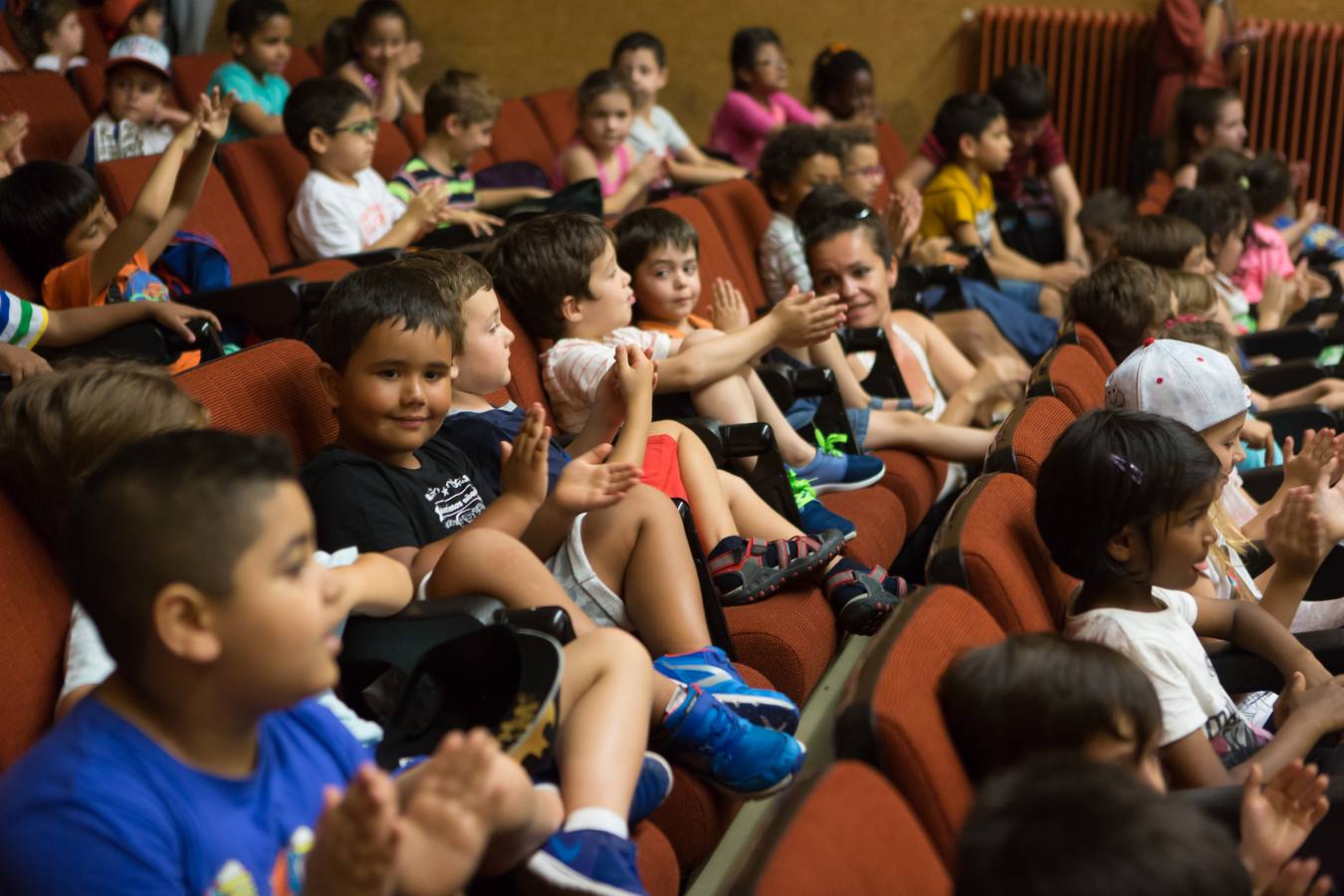 Doscientos alumnos de Infantil disfrutan en la Universidad de La Rioja de la actividad conmemorativa del centenario de Gloria Fuertes