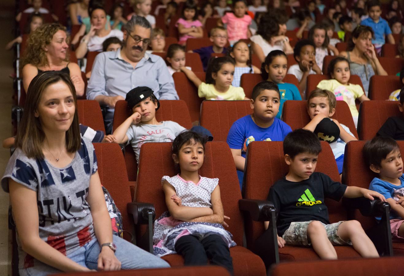 Doscientos alumnos de Infantil disfrutan en la Universidad de La Rioja de la actividad conmemorativa del centenario de Gloria Fuertes