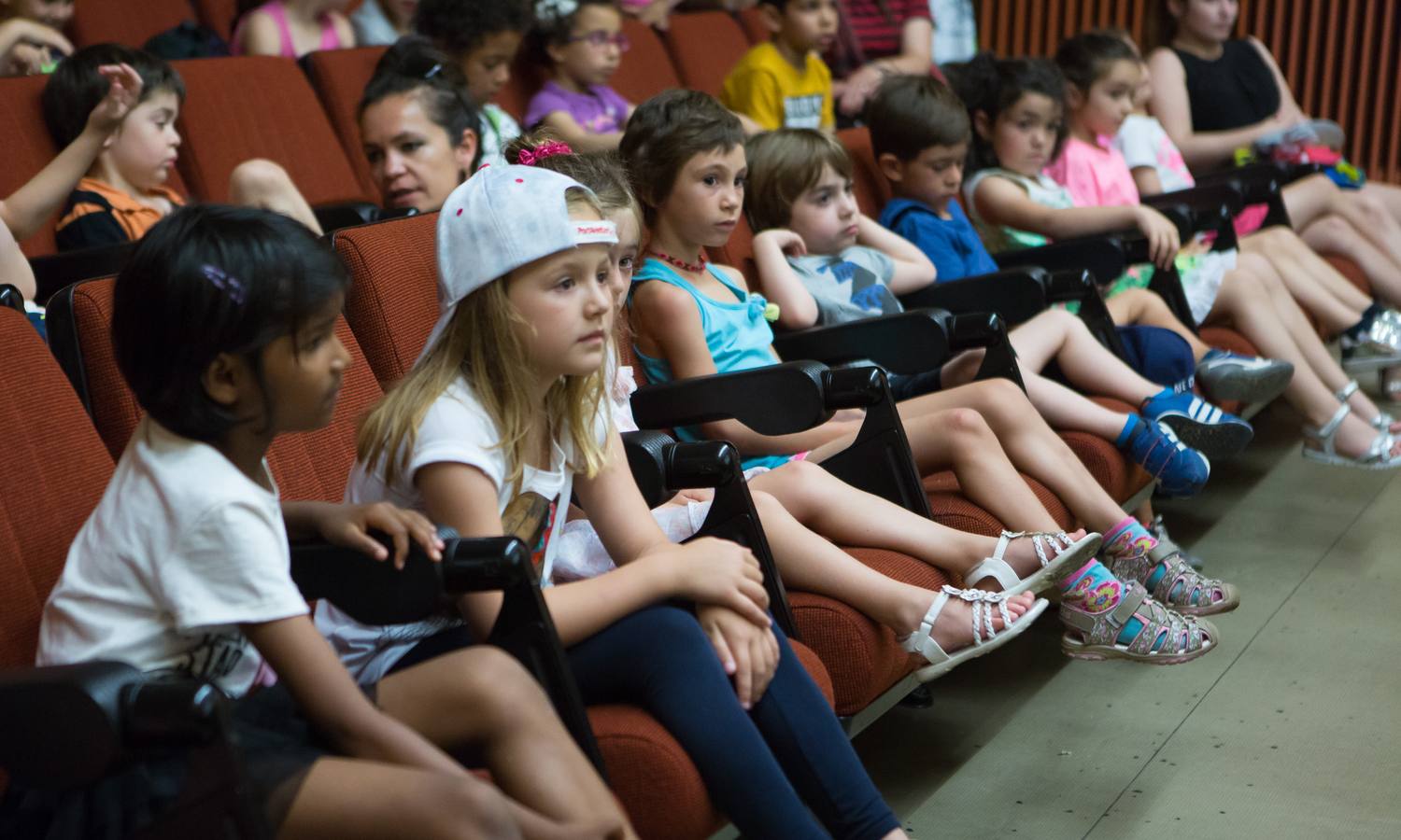 Doscientos alumnos de Infantil disfrutan en la Universidad de La Rioja de la actividad conmemorativa del centenario de Gloria Fuertes