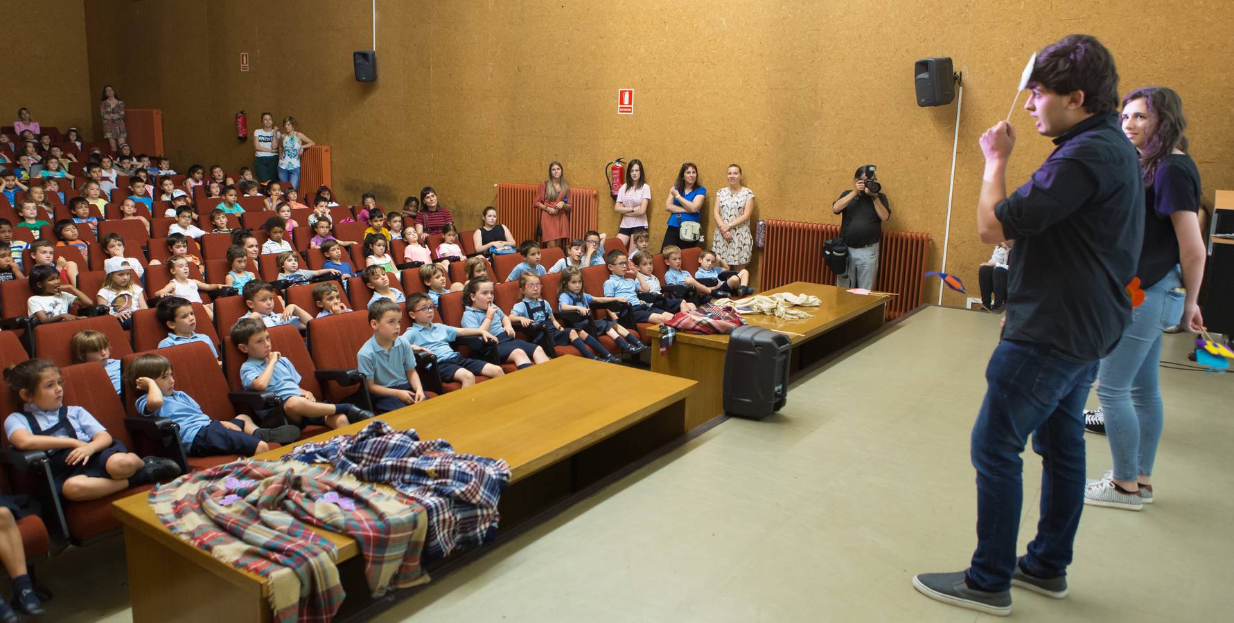 Doscientos alumnos de Infantil disfrutan en la Universidad de La Rioja de la actividad conmemorativa del centenario de Gloria Fuertes