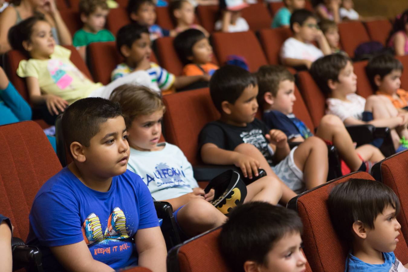 Doscientos alumnos de Infantil disfrutan en la Universidad de La Rioja de la actividad conmemorativa del centenario de Gloria Fuertes