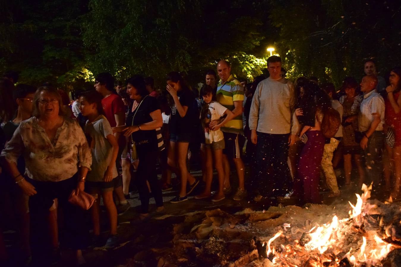 Los Tilos celebra San Juan con una hoguera