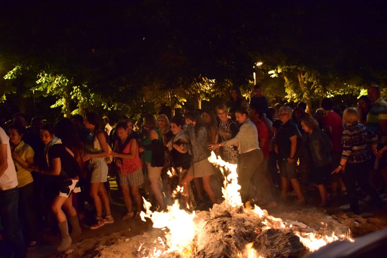 Los Tilos celebra San Juan con una hoguera