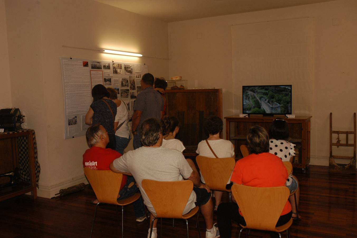 Teatro y música llenan las calles de Enciso