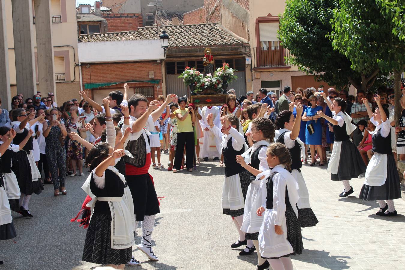 Las imágenes de la procesión en las fiestas de la localidad