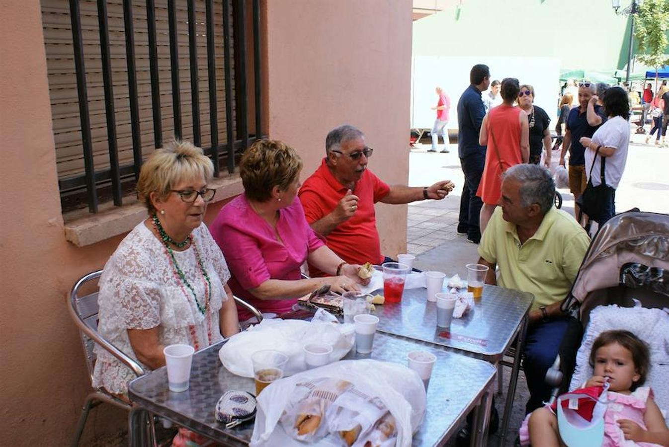 Más de 1.200 personas disfrutaron del festival del jamón con pimientos fritos que ha organizado Cárdenas con motivo del día grande de sus fiestas patronales y que este lunes finalizan con el entierro de la cuba y la quema del gitanillo.