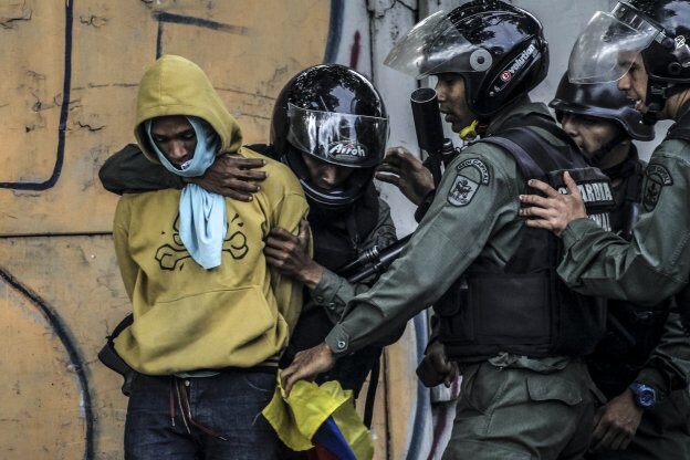 El informe de la ONU denuncia el empleo excesivo de la fuerza y las detenciones en Venezuela, muchas arbitrarias y seguidas de «torturas». :: miguel gutiérrez / efe