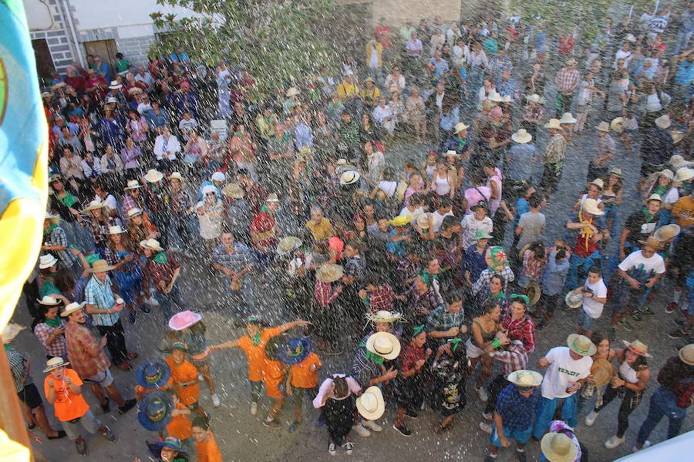 Galilea celebra las fiestas de San Roque y tras el chupinazo y el trago de zurracapote inician unas celebraciones muy participativas que se van a dilatar hasta el miércoles