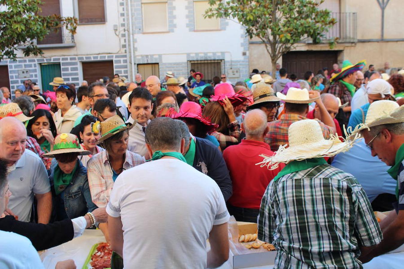 Galilea celebra las fiestas de San Roque y tras el chupinazo y el trago de zurracapote inician unas celebraciones muy participativas que se van a dilatar hasta el miércoles