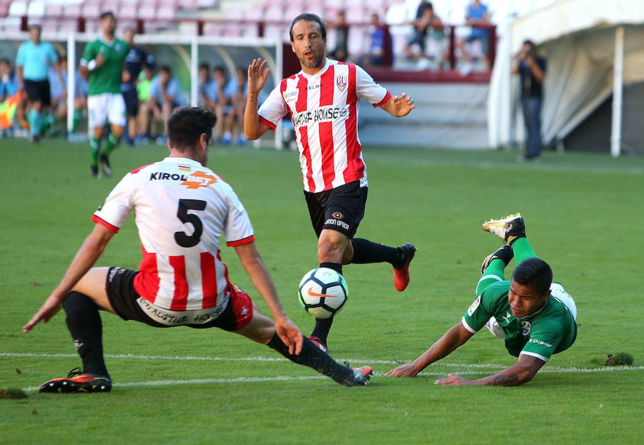 La UDL cayó derrotada en casa ante un Huesca superior (0-2) en el que ha significado el último partido de pretemporada para el equipo blanquirrojo. El partido sirvió para realizar muchas pruebas y correcciones sobre la marcha