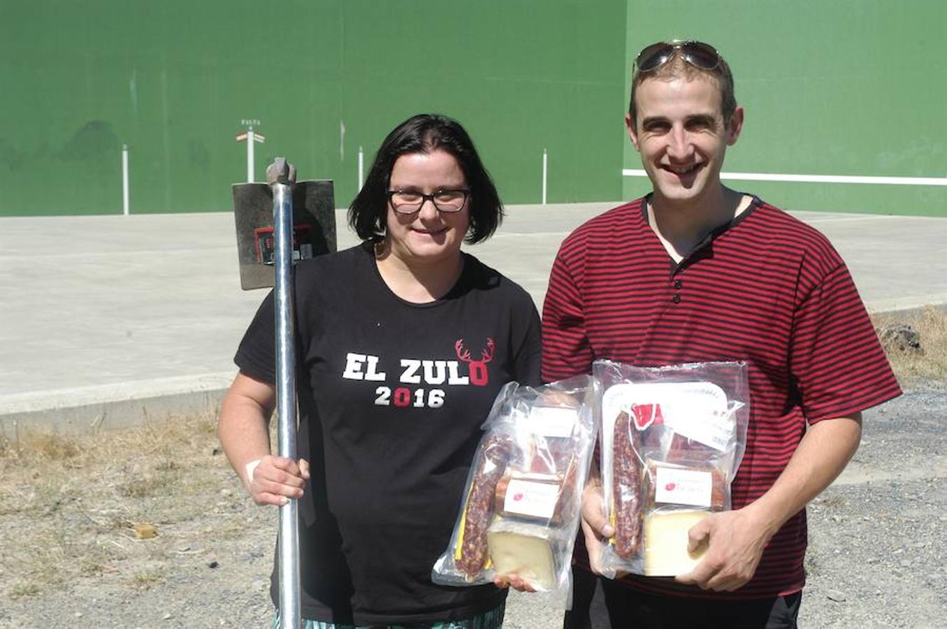 Álvaro Pastor y Villar Navas se impusieron en el tradicional lanzamiento de azada que se celebró en igea. Con el nervio fresco la rabiosa voló bien lejos para dar inicio a la fiesta de verano Igeensis, que se incluye dentro del programa cultural de agosto