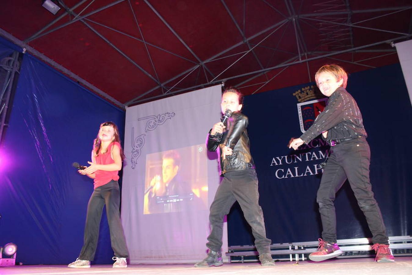 La Peña Riojana organizó el pasado sábado la fiesta del 'play back' en Calahorra, como anticipo de las próximas fiestas locales. Fantásticas actuaciones y coreografías animaron la Plaza del Raso.