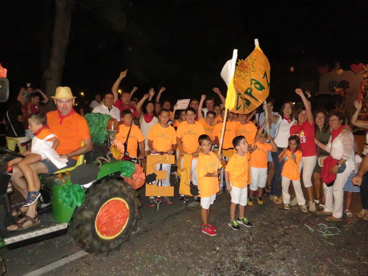 Los chicos del Chispazo ganaron la mejor comparsa, mientras que Cruz Roja repitió con la mejor carroza en el desfile de Alfaro.