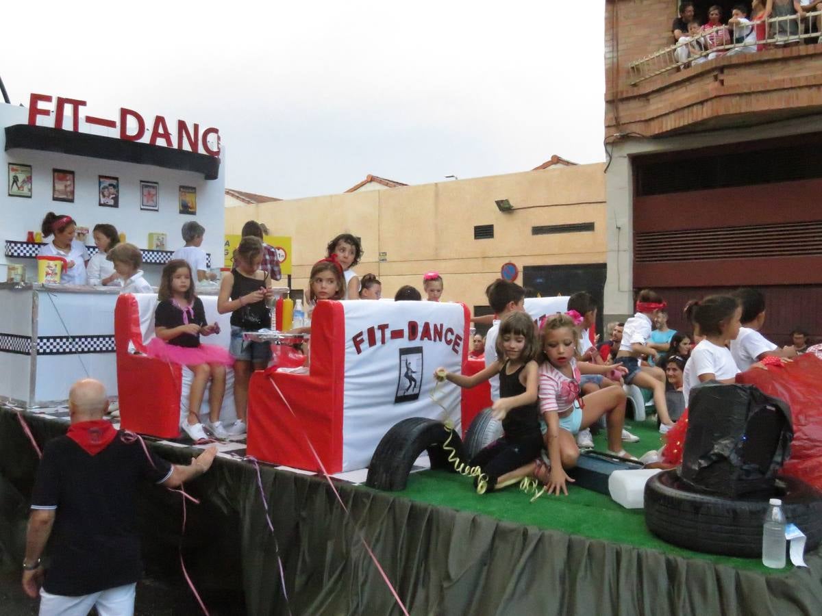 Los chicos del Chispazo ganaron la mejor comparsa, mientras que Cruz Roja repitió con la mejor carroza en el desfile de Alfaro.