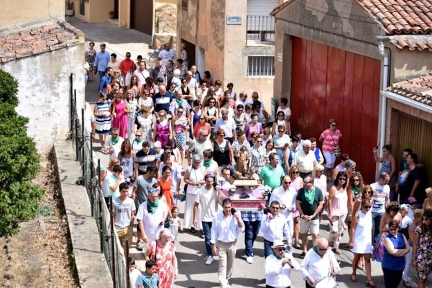 Procesión de San Roque por las calles de Galilea. 