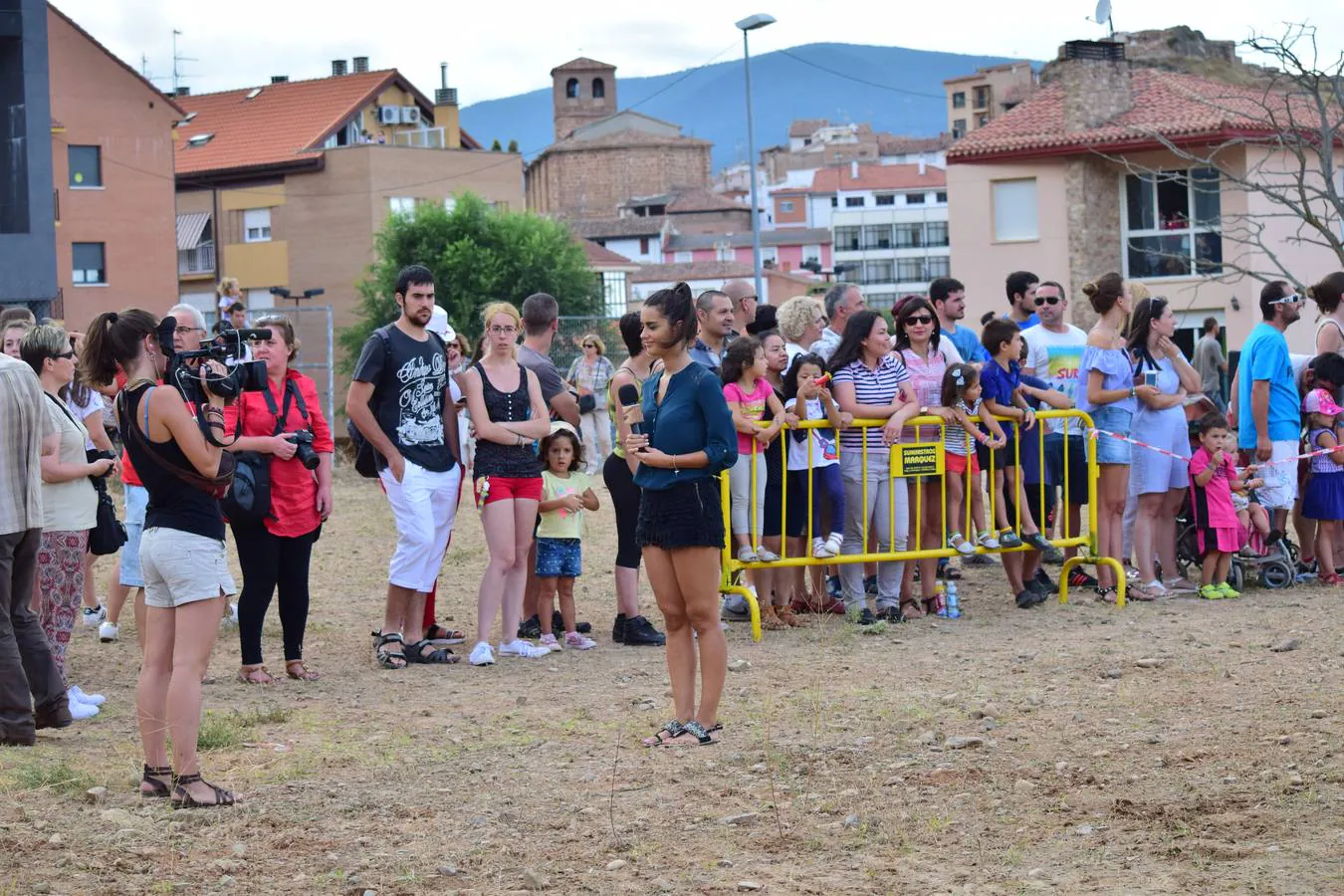 Dieciséis jinetes participaron en la tradicional carrera de gallos de Nalda.