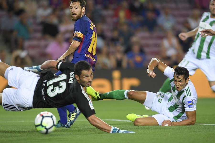 Las mejores imágenes del partido entre el l Barcelona y el Betis, correspondiente a la primera joranda de Liga. 