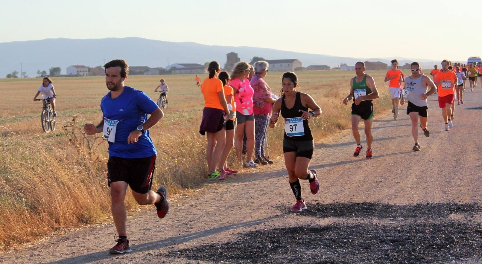 Fernando Nogales vence el X Cross Laguna de Hervías