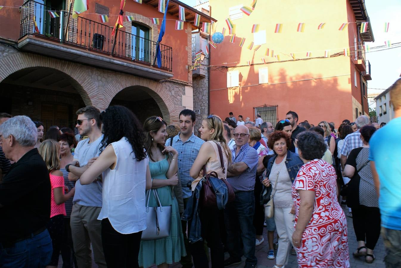 Ledesma de la Cogolla repartió 2.200 raciones en su 21ª edición del Festival de la oreja rebozada y vino de Rioja.