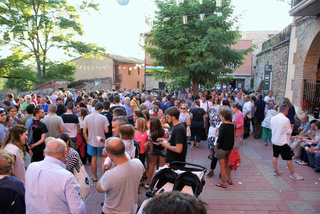 Ledesma de la Cogolla repartió 2.200 raciones en su 21ª edición del Festival de la oreja rebozada y vino de Rioja.