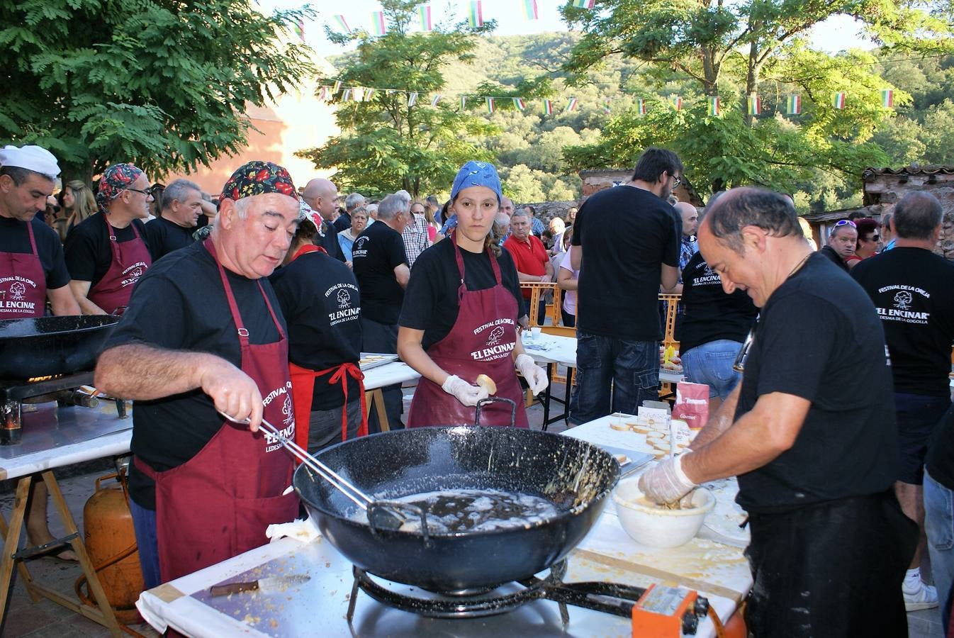 Ledesma de la Cogolla repartió 2.200 raciones en su 21ª edición del Festival de la oreja rebozada y vino de Rioja.