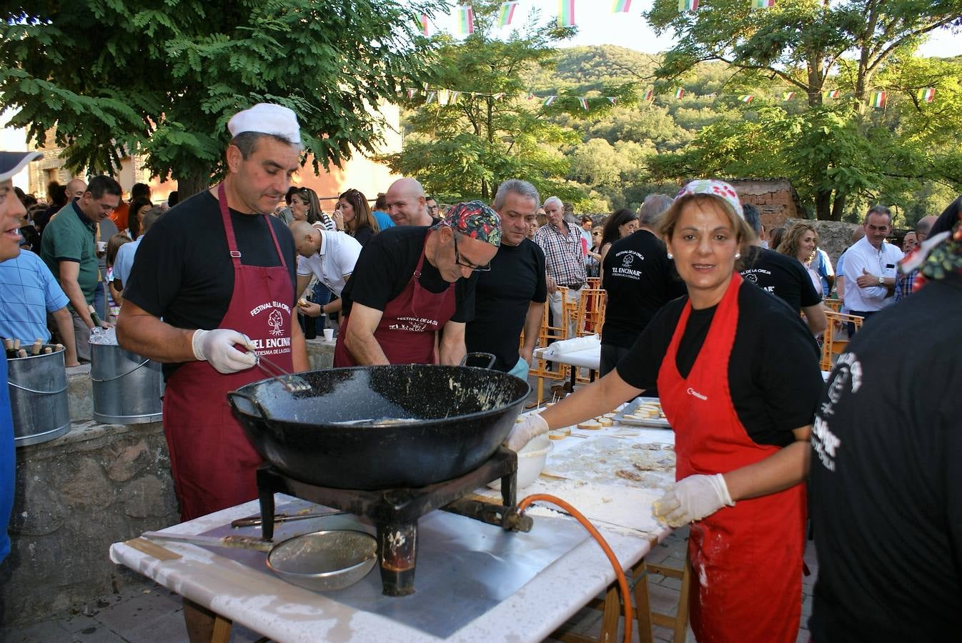 Ledesma de la Cogolla repartió 2.200 raciones en su 21ª edición del Festival de la oreja rebozada y vino de Rioja.