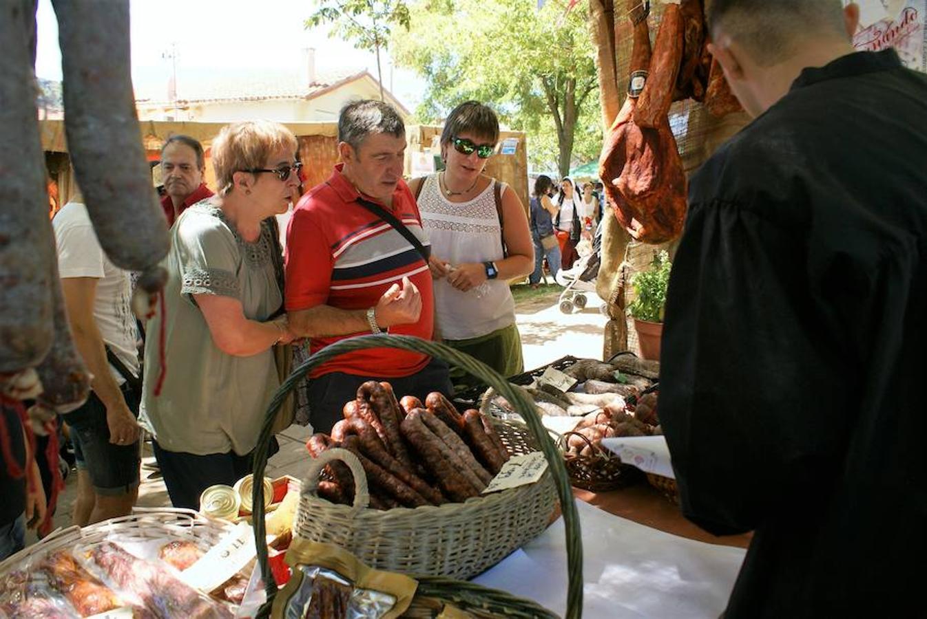 Ventosa volvió a exhibir su Mercado del Trato para redescubrir las raíces de la localidad. Actuaciones y desgustaciones para todos los públicos animaron una jornada que fue un éxito de participación.