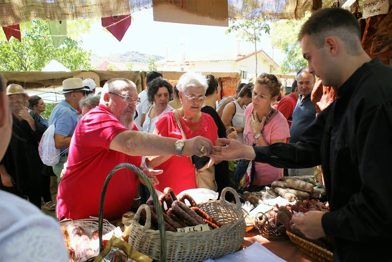 Ventosa volvió a exhibir su Mercado del Trato para redescubrir las raíces de la localidad. Actuaciones y desgustaciones para todos los públicos animaron una jornada que fue un éxito de participación.