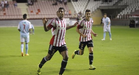 Jordan y Milla golearon al Compostela en la 15/16. 