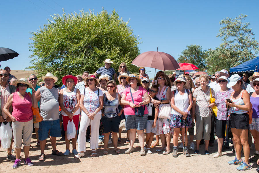 Los lugareños celebraron el XXII Homenaje a los Valientes con unas calderetas en la cruz