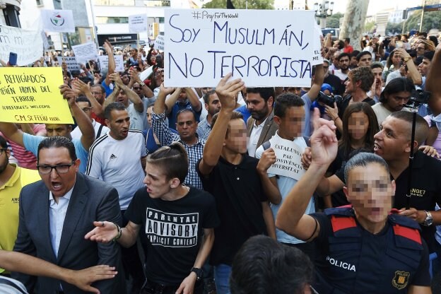 Concentración en contra del terrorismo celebrada el pasado lunes en Las Ramblas de Barcelona. :: alejandro garcía /  efe