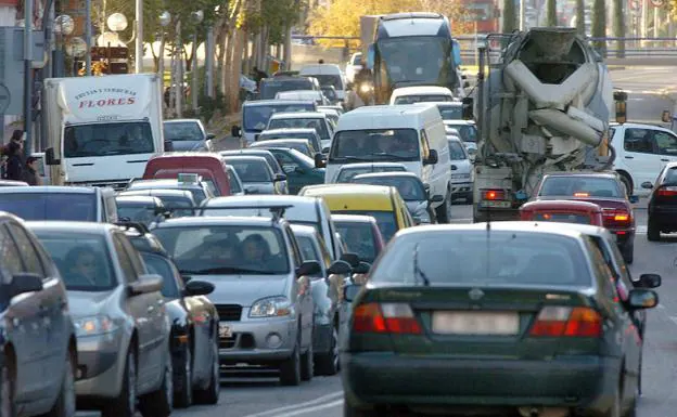 Atasco en uno de los accesos a Logroño. 