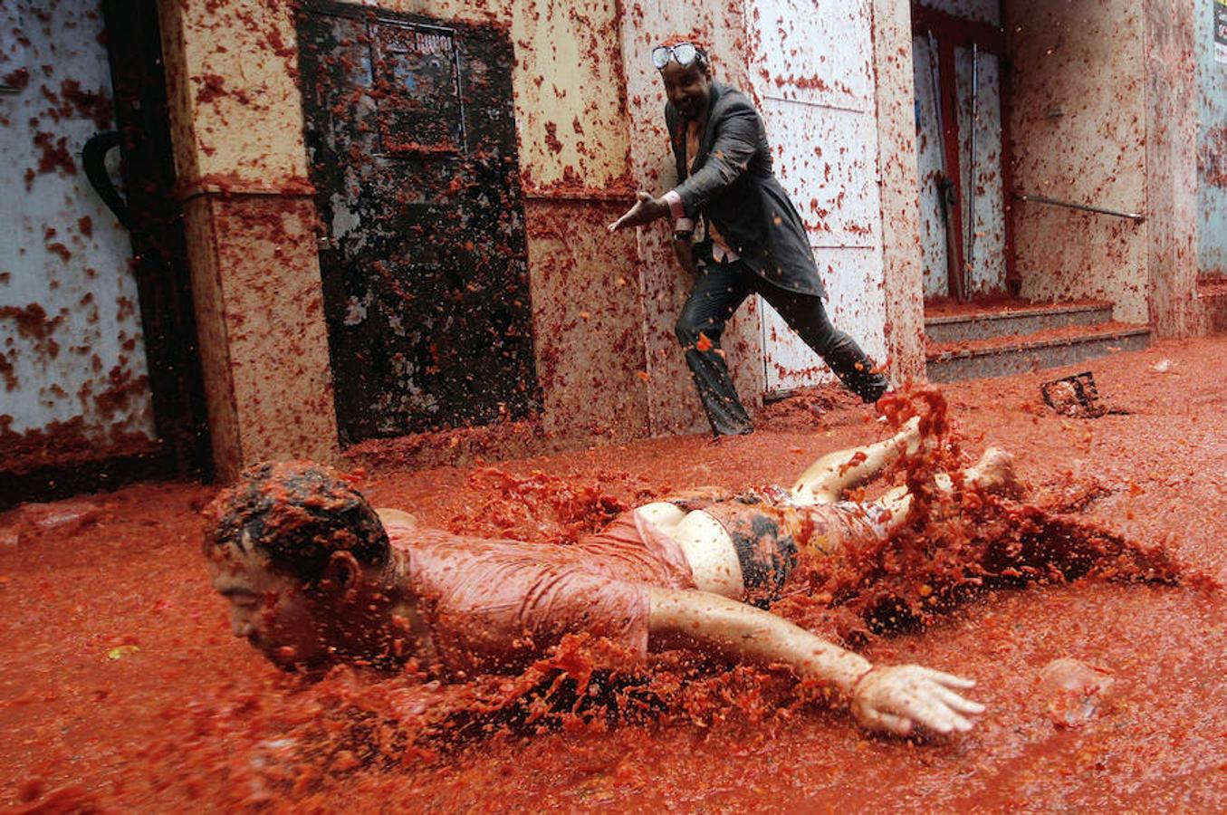 Un ¨nadador¨ en Tomatina.