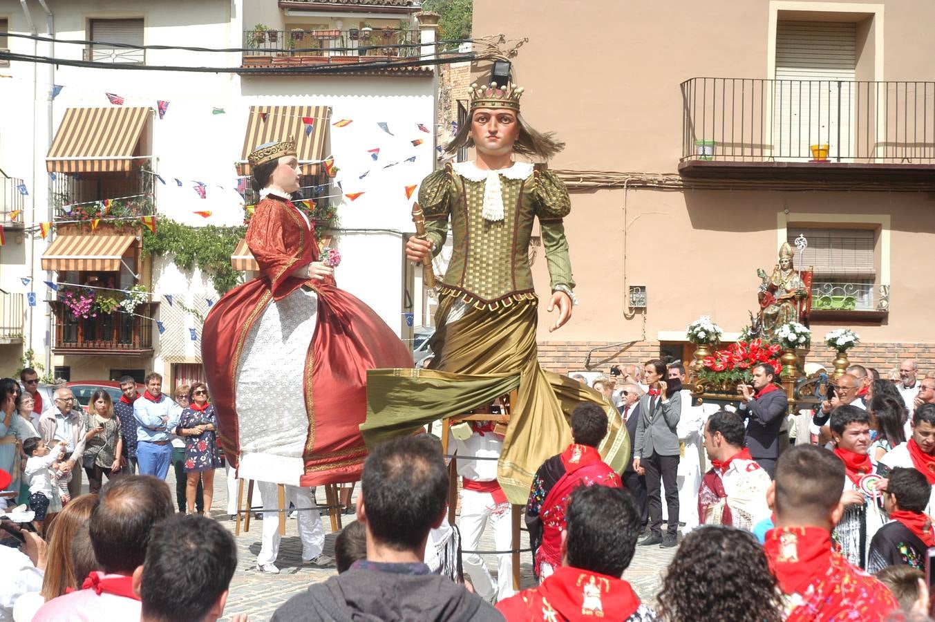 La procesión, a la que acudió numeroso público, centró esta jornada
