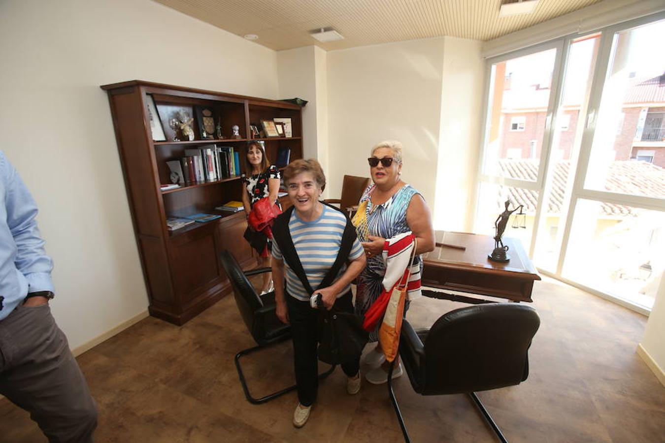 El presidente del Gobierno de La Rioja, José Ignacio Ceniceros ha participado esta maána en la inauguración del nuevo edificio que alberga el Ayuntamiento de Alberite ubicado en la Plaza José María Trevijano