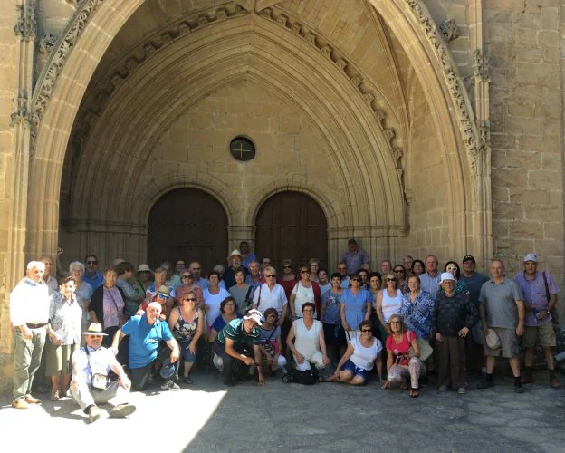 Vecinos de Canillas de RÍo Tuerto visitaron las Salinas de Añana, el monasterio del Espino y Santa Gadea del Cid, dentro de la Semana Cultural de la localidad. :: m. hernando