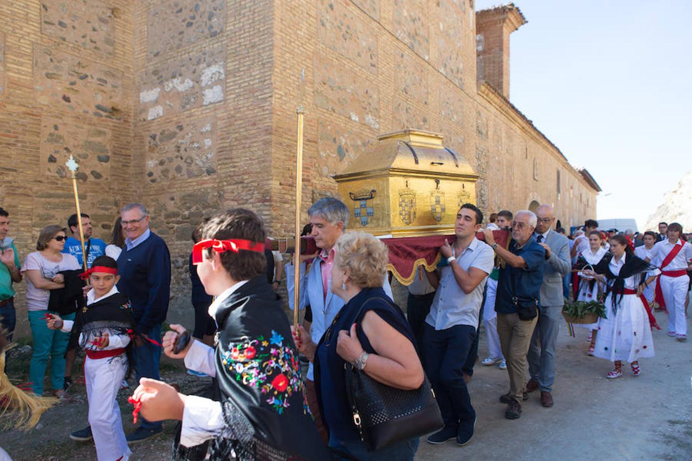 Tradición centenaria y devoción religiosa en la exhibición de las reliquias de San Vitores celebrada en La Riojilla Burgalesa. La localidad de Fresno de Río Tirón (Burgos) abrió el arca y la urna donde descansan los restos de San Vitores, santo venerado en una veintena de pueblos riojanos y burgaleses. 