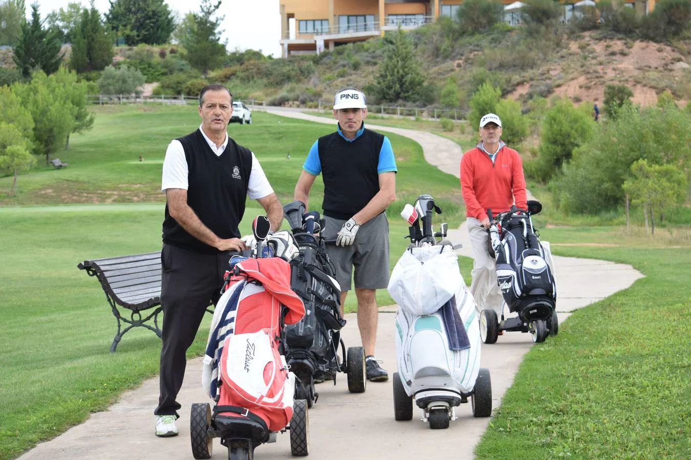 Los participantes en el Torneo Viña Ijalba de la Liga de Golf y Vino disfrutaron de una estupenda jornada de golf.