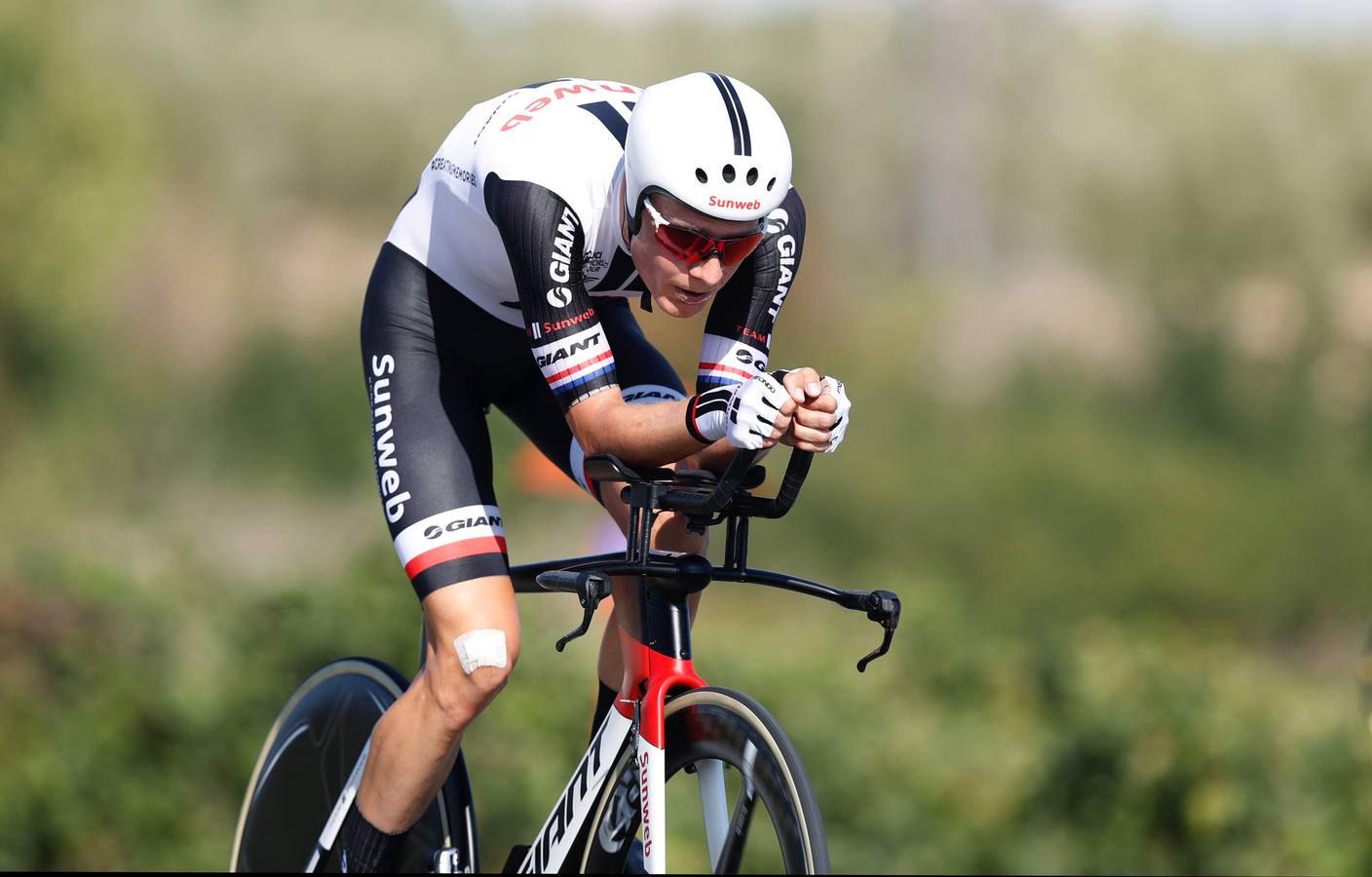 El líder de la Vuelta Ciclista a España ha consolidado su liderato con el triunfo en la contrarreloj que ha acabado en Logroño