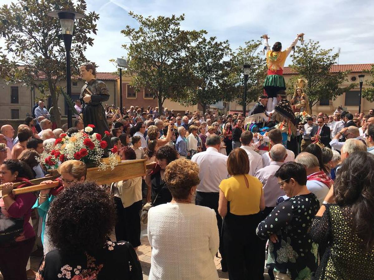 Continúan las fiestas de San Asensio en medio de un gran ambiente en todos los actos que se han propuesto en un programa donde no faltan la romería a Davalillo, el Día de los Borrachos y las vacas.