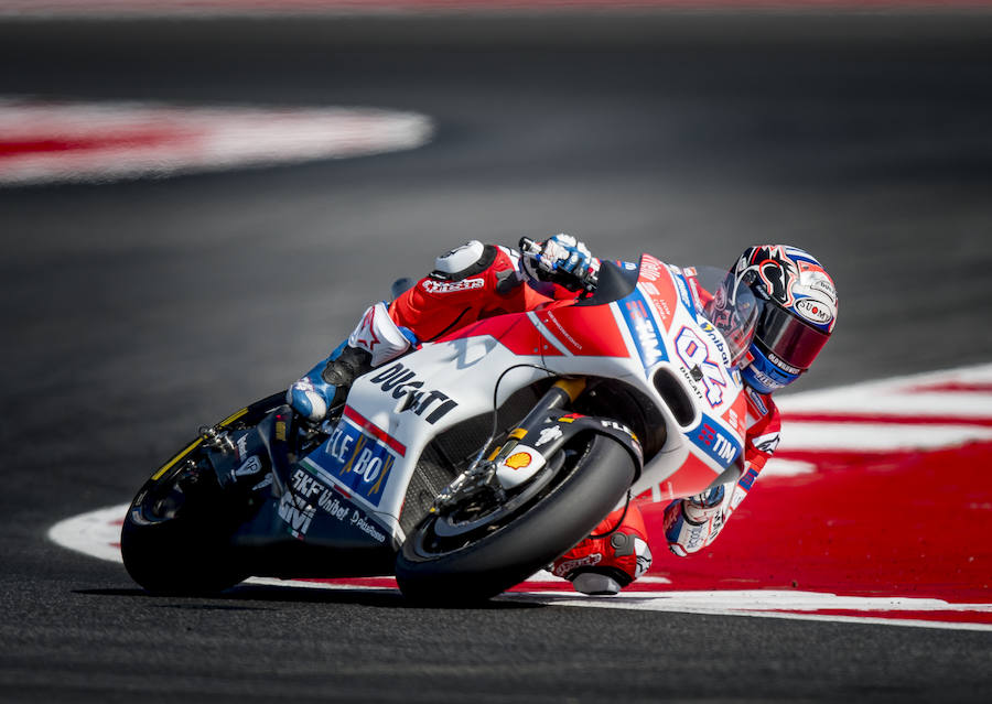 El italiano Andrea Dovizioso, actual líder de MotoGP, terminó tercero confirmando que, pese a lo virado que es el Misano World Circuit, las Ducati llegan a San Marino dispuestas a dar la sorpresa. 