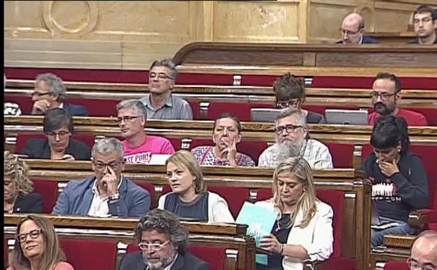 El referéndum unilateral de Cataluña enfrenta a Podem y a Podemos