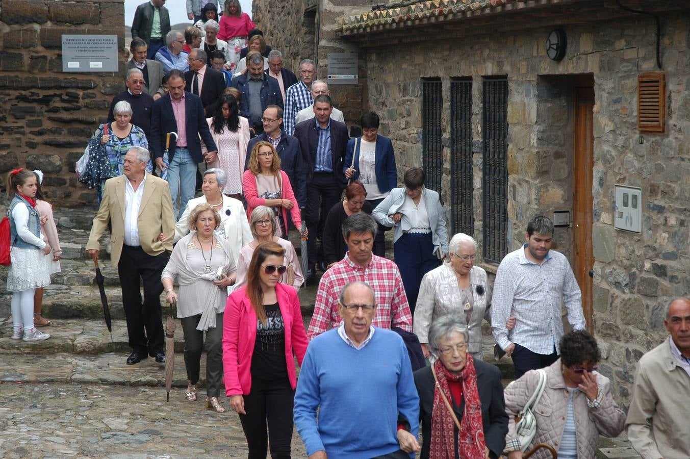 Imágenes de la procesión que se celebró en Cornago en honor a la Virgen de la Soledad.