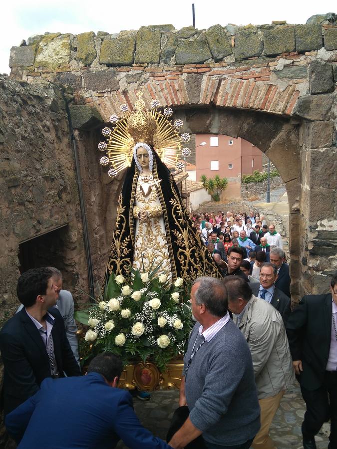 Imágenes de la procesión que se celebró en Cornago en honor a la Virgen de la Soledad.